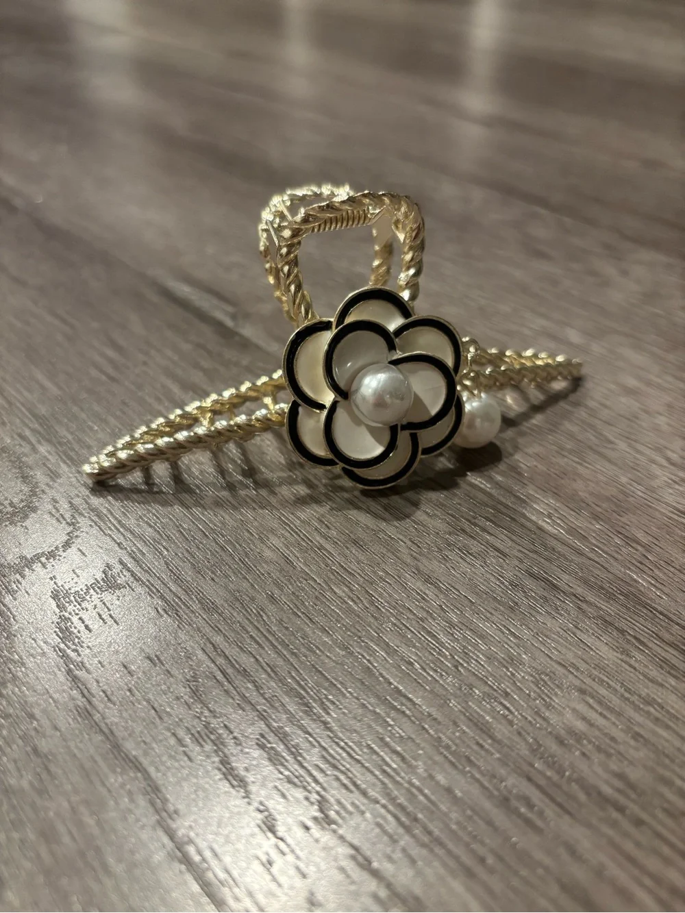 NWT White & Gold Camellia Flower Hair Claw Clip w/ Pearl Accent